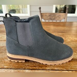 Lands’ End Women’s Gray Boots Zip Chelsea Size 8.5